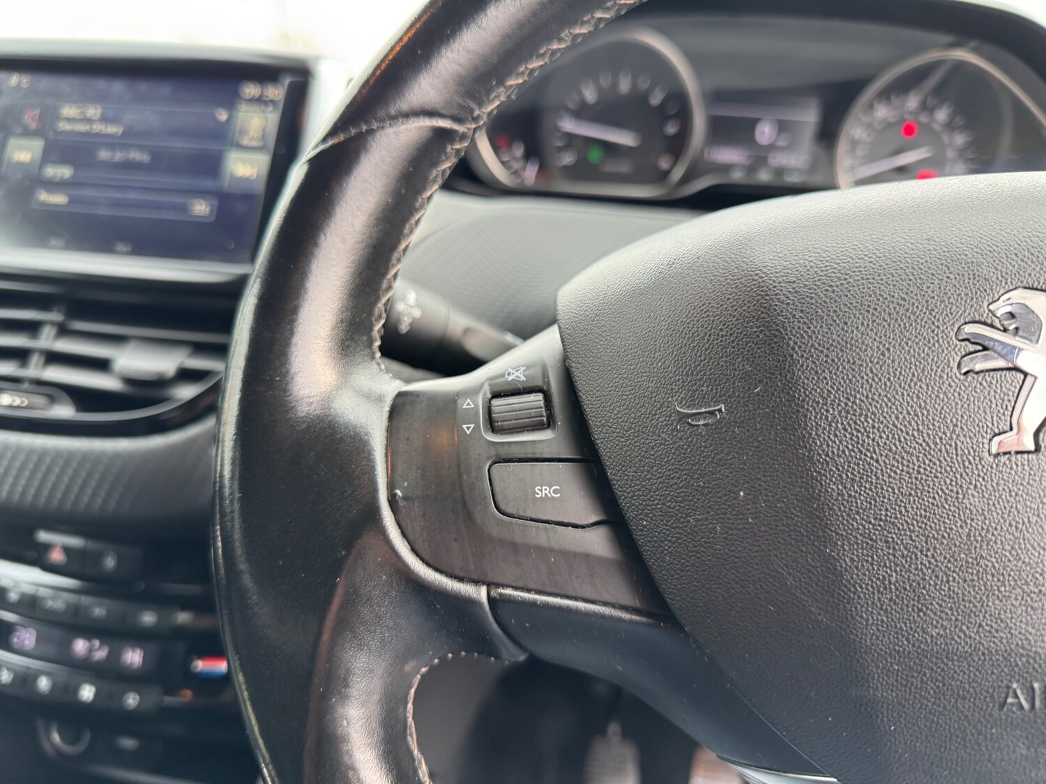 Used Peugeot 2008 2016 for sale - 77701158: Photo 16