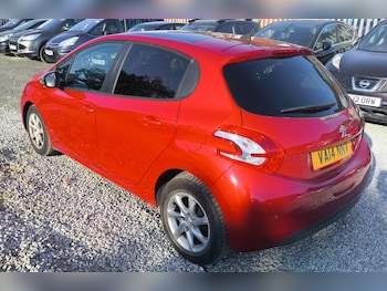 Used Peugeot 208 2014 for sale - 79224426: Photo