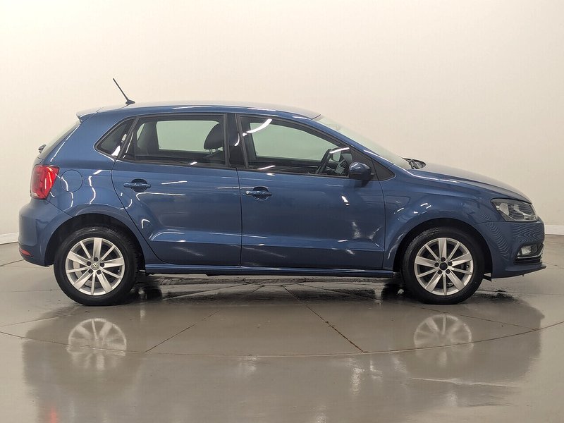 Used Volkswagen Polo 2015 for sale - 77640140: Photo 2