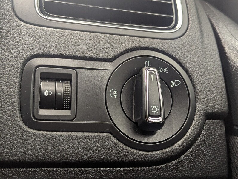 Used Volkswagen Polo 2015 for sale - 77640140: Photo 28