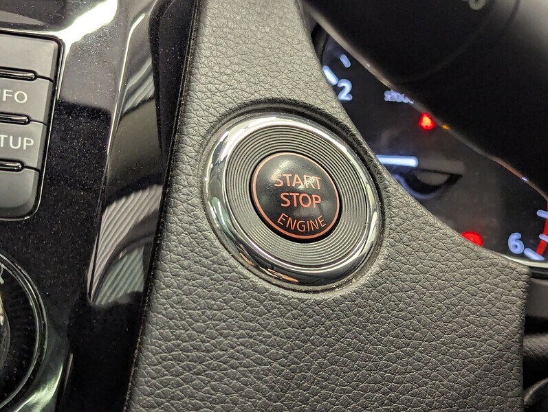 Used Nissan Qashqai 2017 for sale - 75932485: Photo 32