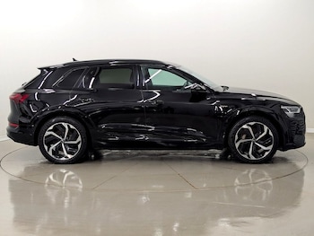 Used Audi e-tron 2022 for sale - 78716044: Photo