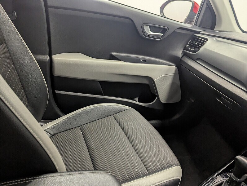 Used Kia Stonic 2020 for sale - 77465282: Photo 44