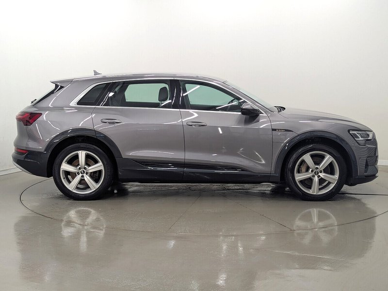 Used Audi e-tron 2021 for sale - 77055077: Photo 2