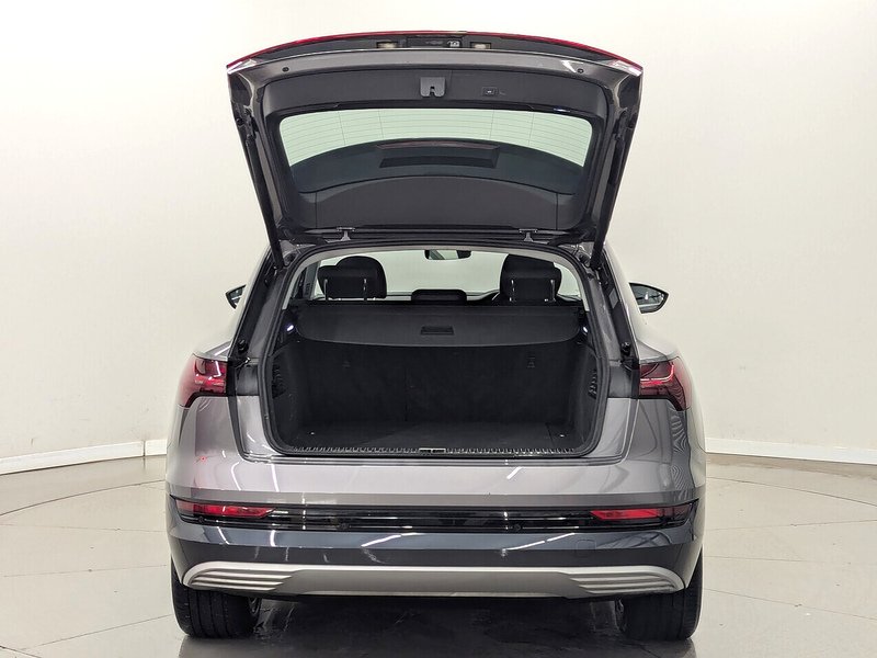 Used Audi e-tron 2021 for sale - 77055077: Photo 4