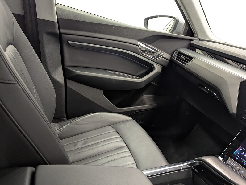 Used Audi e-tron 2021 for sale - 77055077: Photo 50