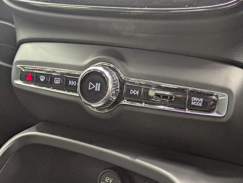 Used Volvo XC40 2021 for sale - 77172778: Photo 32