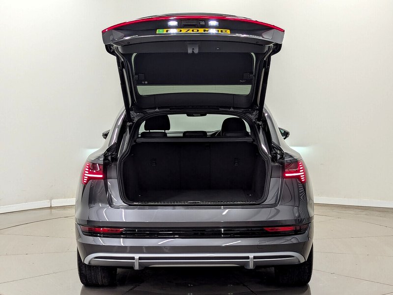 Used Audi e-tron 2020 for sale - 78150632: Photo 4