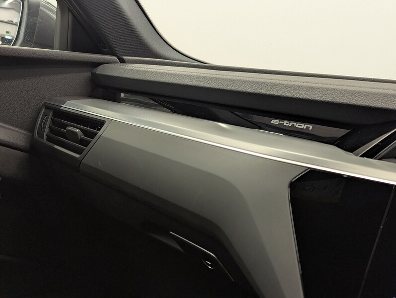 Used Audi e-tron 2020 for sale - 78150632: Photo 47