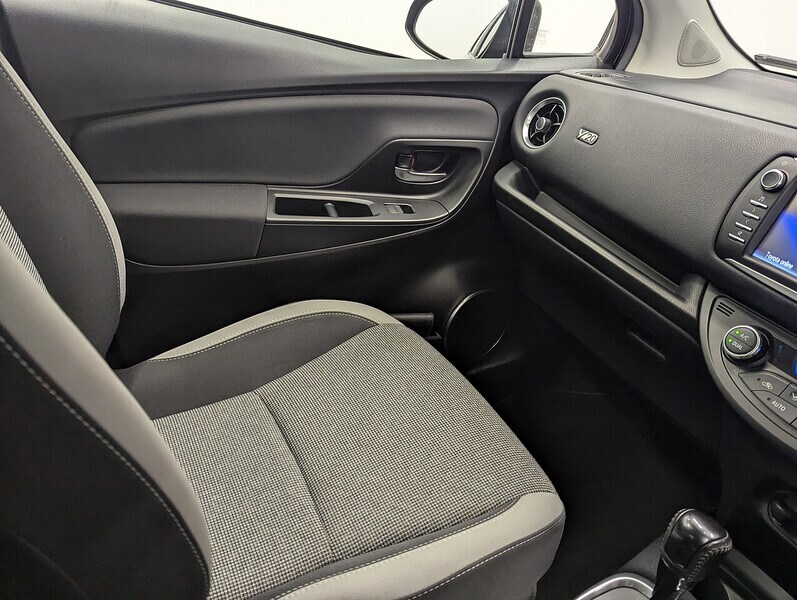 Used Toyota Yaris 2019 for sale - 78083724: Photo 45