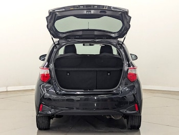 Used Toyota Yaris 2019 for sale - 78083724: Photo