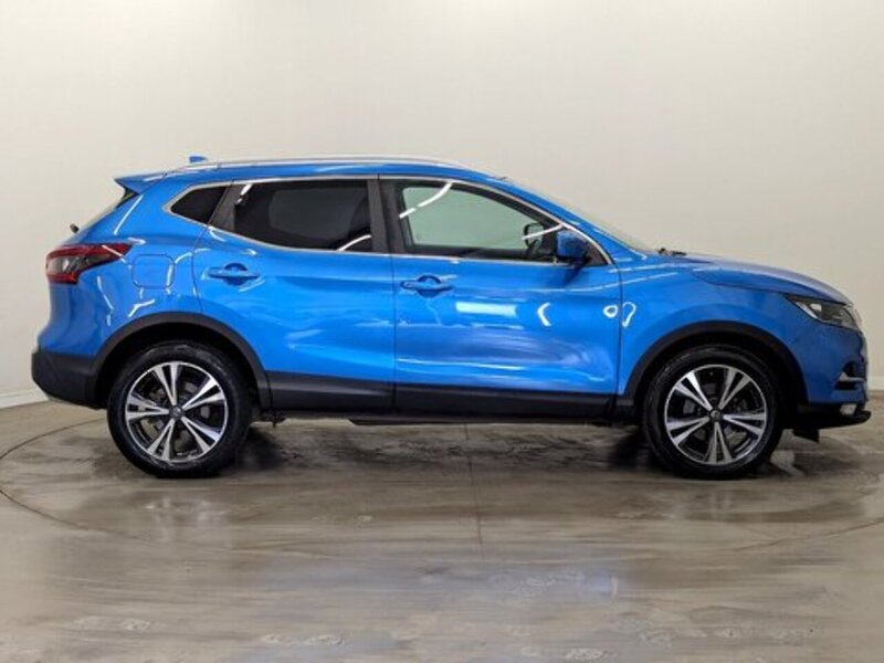 Used Nissan Qashqai 2017 for sale - 76958538: Photo 2