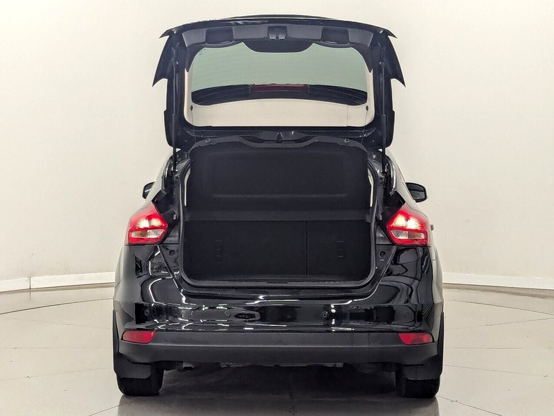 Used Ford Focus 2017 for sale - 76893029: Photo 4