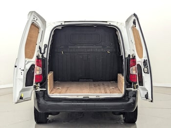 Used Peugeot Partner 2019 for sale - 76712101: Photo