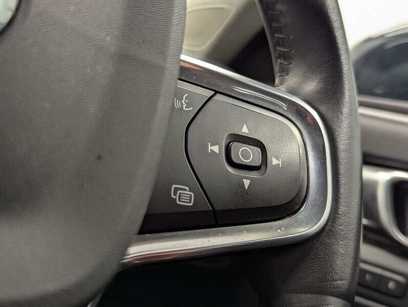 Used Volvo XC40 2021 for sale - 78078899: Photo 25