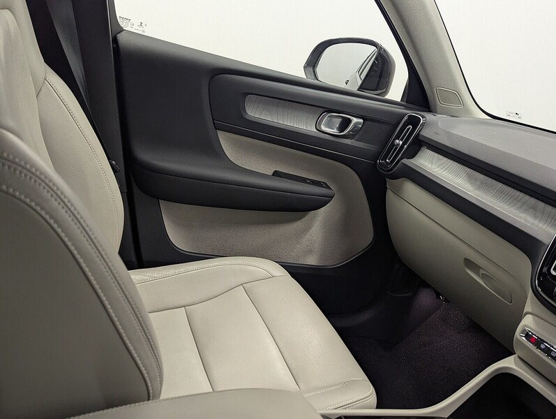 Used Volvo XC40 2021 for sale - 76768904: Photo 46