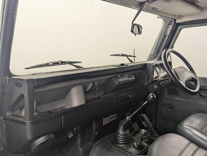 Used Land Rover Defender 110 1995 for sale - 76740825: Photo 27