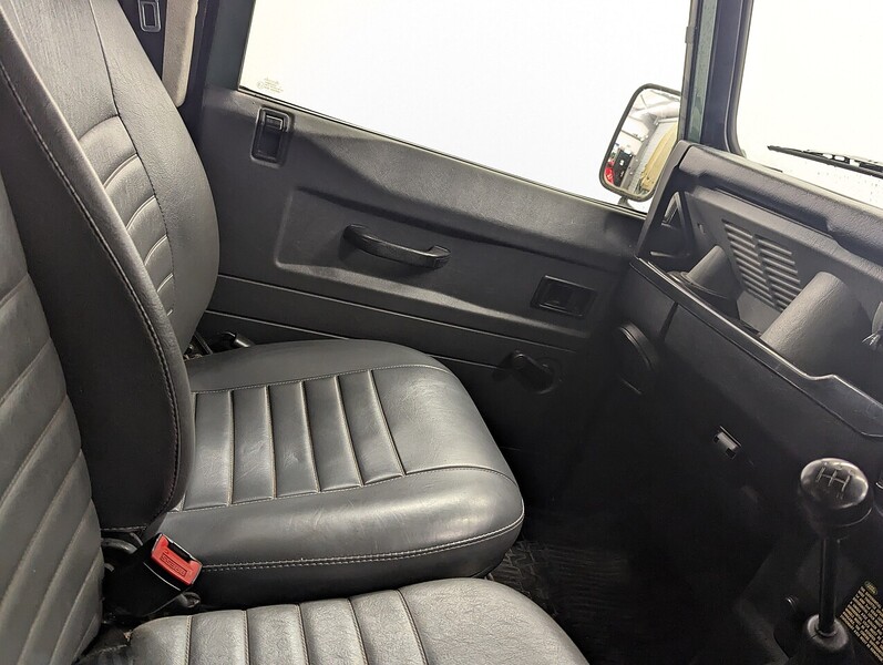 Used Land Rover Defender 110 1995 for sale - 76740825: Photo 29