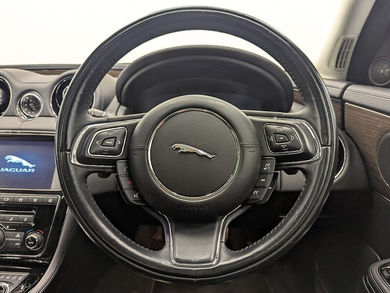 Used Jaguar XJ 2016 for sale - 77617857: Photo 24