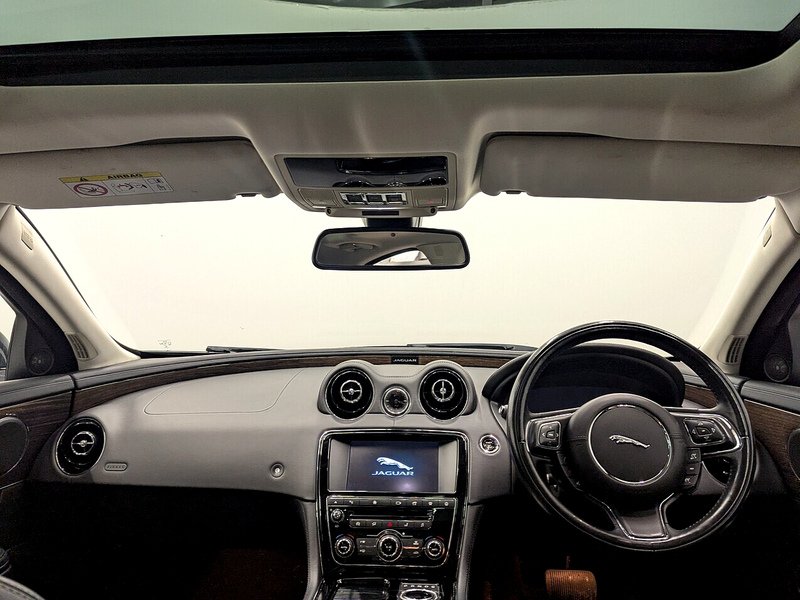 Used Jaguar XJ 2016 for sale - 77617857: Photo 3
