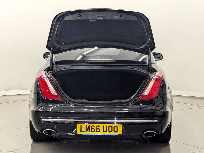 Used Jaguar XJ 2016 for sale - 77617857: Photo 4