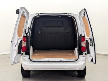 Used Vauxhall Combo Electric 2024 for sale - 76736428: Photo