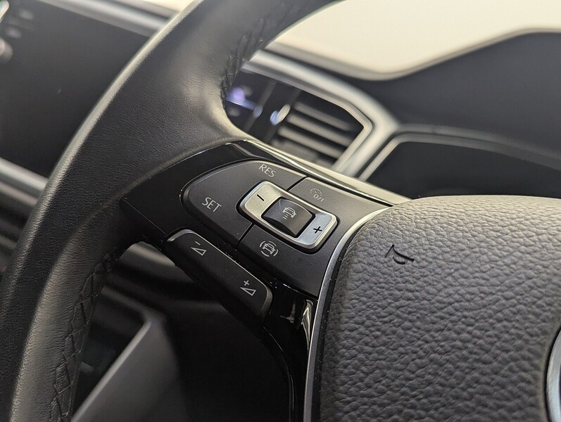 Used Volkswagen T-Roc 2021 for sale - 76341083: Photo 22