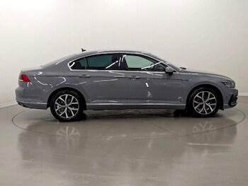 Used Volkswagen Passat 2022 for sale - 77003291: Photo