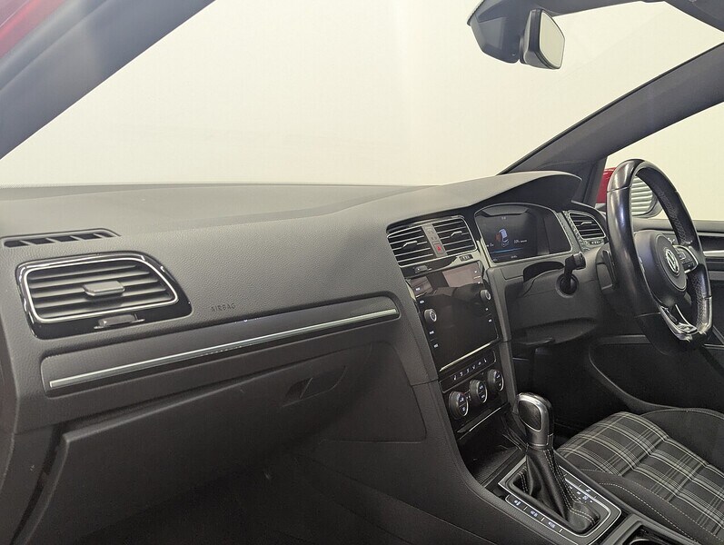 Used Volkswagen Golf 2019 for sale - 75932428: Photo 26