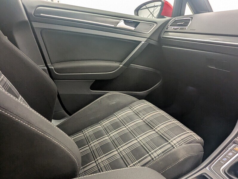 Used Volkswagen Golf 2019 for sale - 75932428: Photo 51