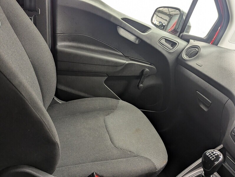 Used Ford Transit Courier 2020 for sale - 76859842: Photo 35