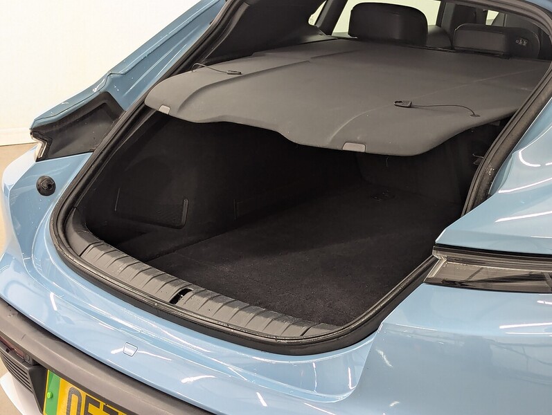 Used Porsche Taycan 2021 for sale - 78168009: Photo 12