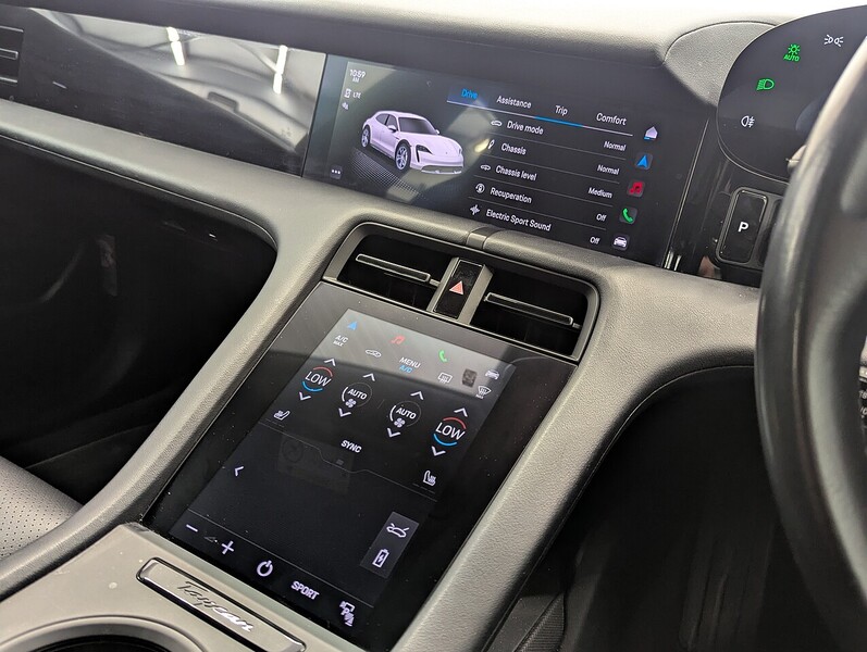 Used Porsche Taycan 2021 for sale - 78168009: Photo 32