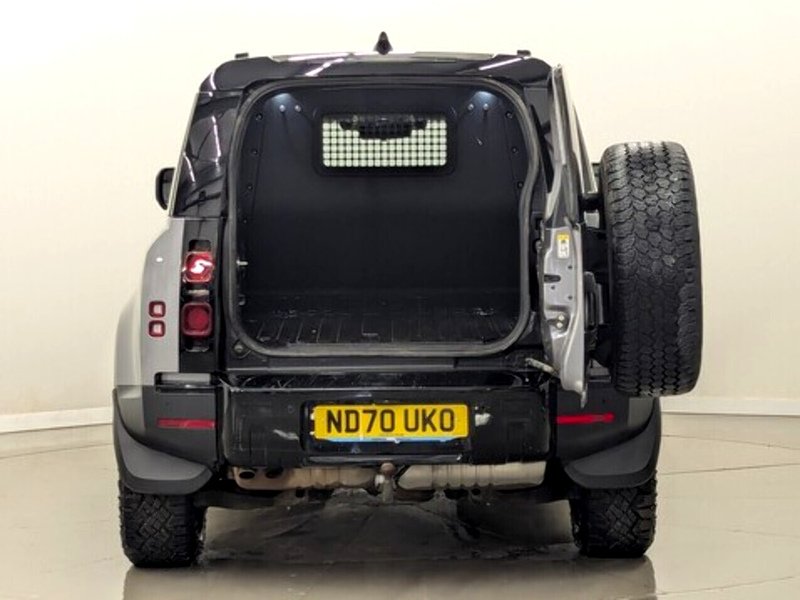 Used Land Rover Defender 110 2021 for sale - 77337587: Photo 4