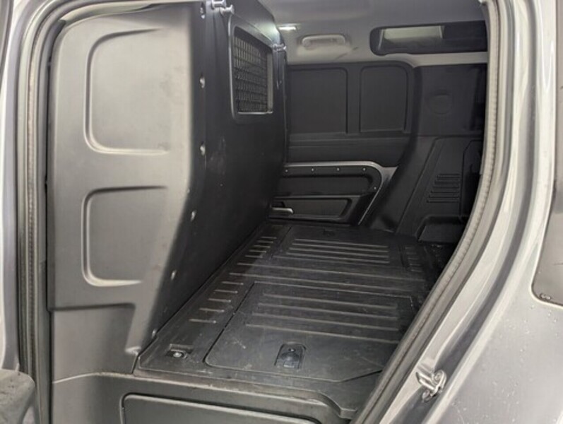 Used Land Rover Defender 110 2021 for sale - 77337587: Photo 42