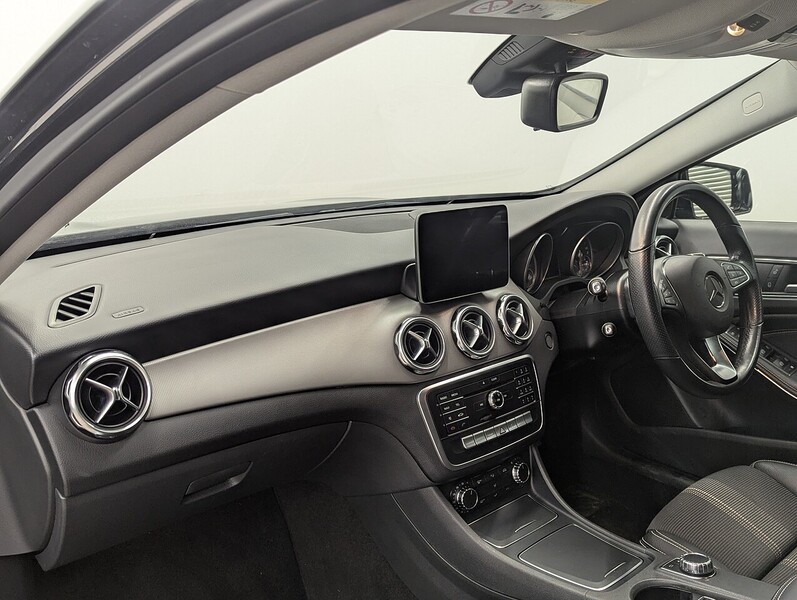 Used Mercedes-Benz GLA 2020 for sale - 76798845: Photo 21