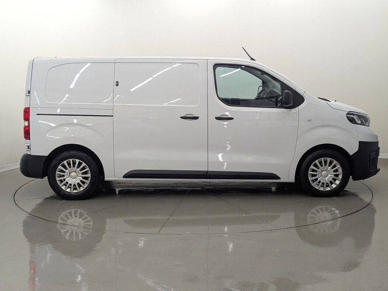 Used Toyota ProAce 2023 for sale - 76547355: Photo 2