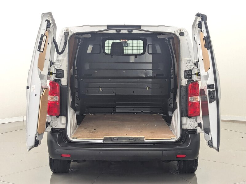 Used Toyota ProAce 2023 for sale - 76547355: Photo 4