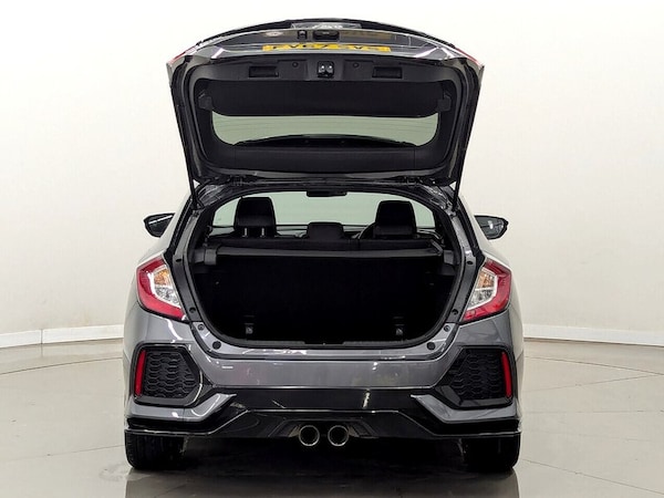 Used Honda Civic 2018 for sale - 76027070: Photo 4