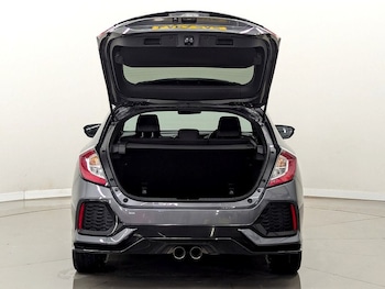 Used Honda Civic 2018 for sale - 76027070: Photo 4