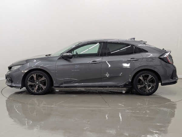 Used Honda Civic 2018 for sale - 76027070: Photo 9