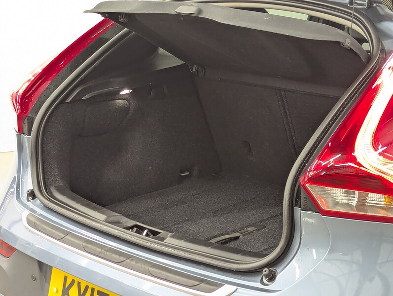 Used Volvo V40 2017 for sale - 77663395: Photo 12