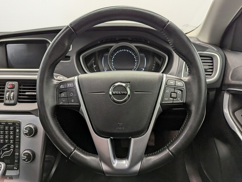 Used Volvo V40 2017 for sale - 77663395: Photo 24