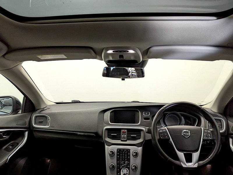 Used Volvo V40 2017 for sale - 77663395: Photo 3