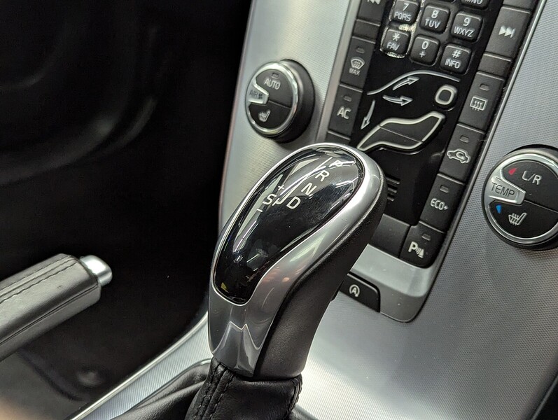 Used Volvo V40 2017 for sale - 77663395: Photo 32