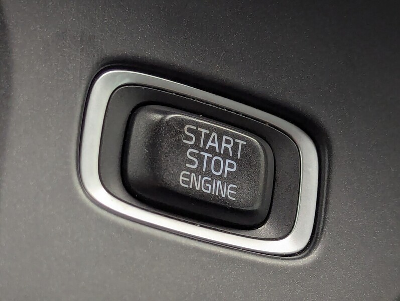 Used Volvo V40 2017 for sale - 77663395: Photo 33