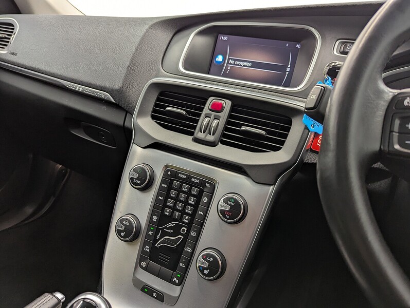 Used Volvo V40 2017 for sale - 77663395: Photo 35