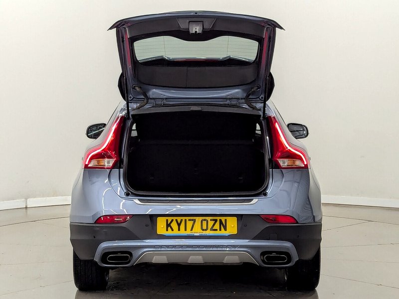 Used Volvo V40 2017 for sale - 77663395: Photo 4