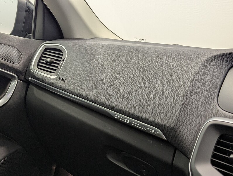 Used Volvo V40 2017 for sale - 77663395: Photo 44