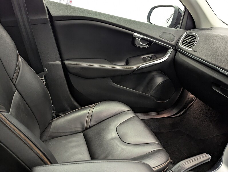 Used Volvo V40 2017 for sale - 77663395: Photo 45